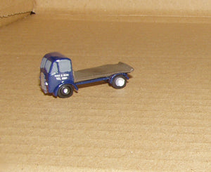 X33 ERF Flatbed lorry (intro. 1948) - N GAUGE -